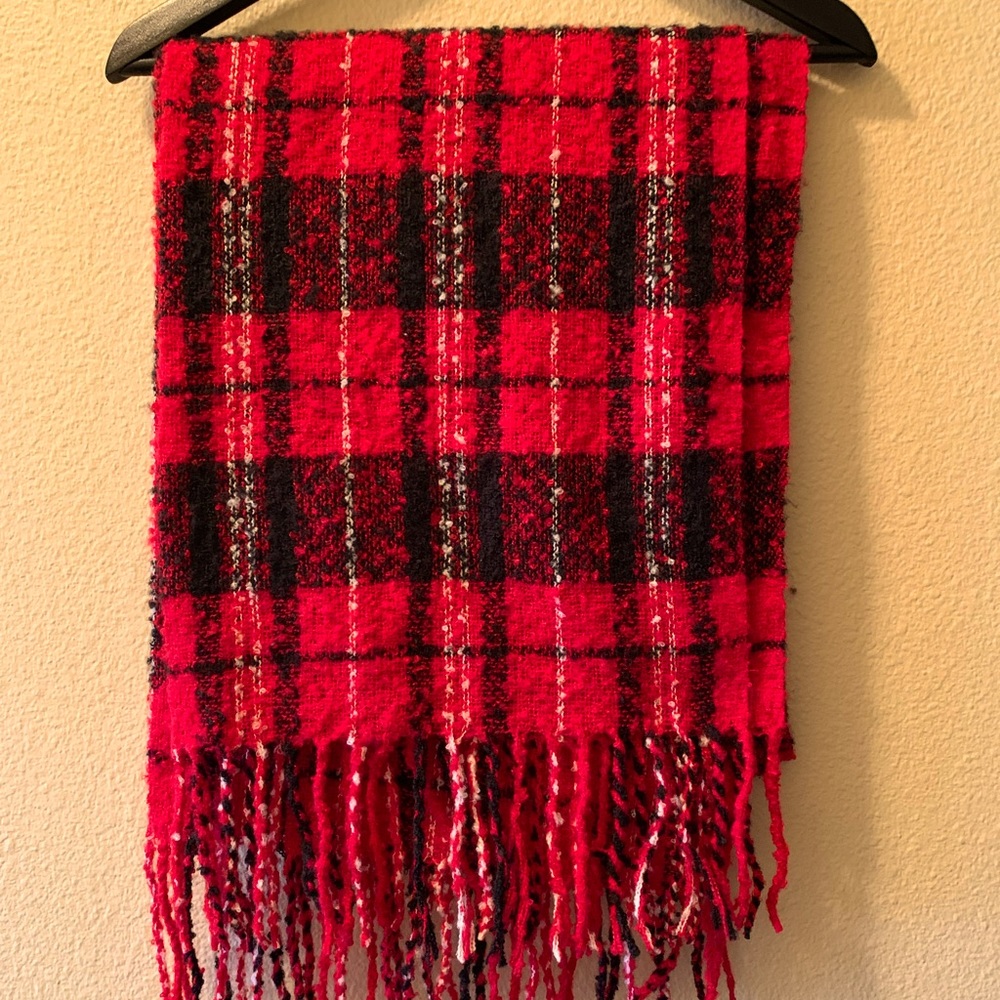 NWOT- Blanket Scarf, red, black and white, one size, fringe ends.
